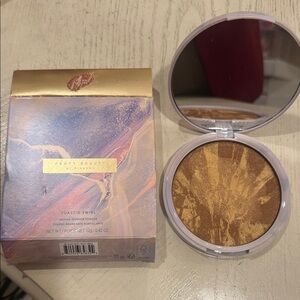 Fenty Beauty Toast'd Swirl Bronze Highlighter